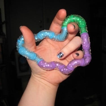 Tangle Therapy Hand Fidget for Hand Strengthening and Relaxation (Color may vary)