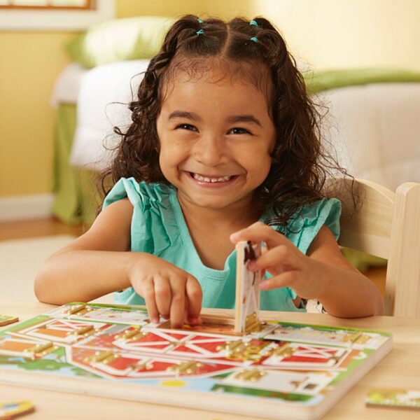 Melissa & Doug Magnetic Hide & Seek Farm - Image 3